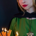 Мистическая гадалка и магические символы слот игры