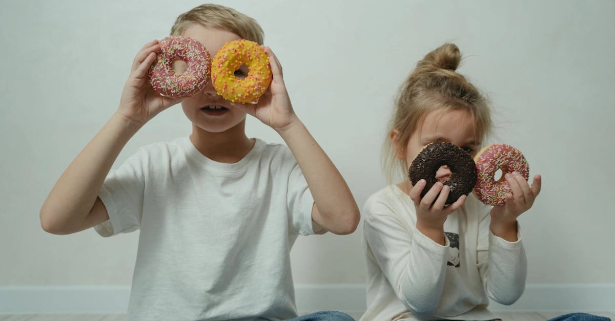 Красочные символы игрового автомата Sugar Rush 1000 с конфетами и множителями